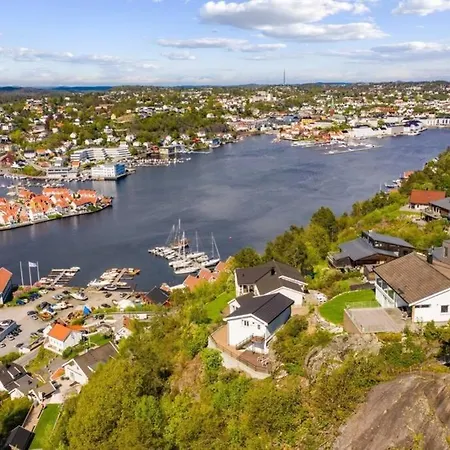 Leilighet med fantastisk utsikt - gratis parkering Arendal Eksteriør bilde