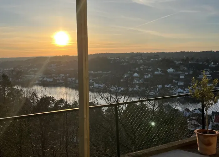 Apartment With Amazing Views - Free Parking