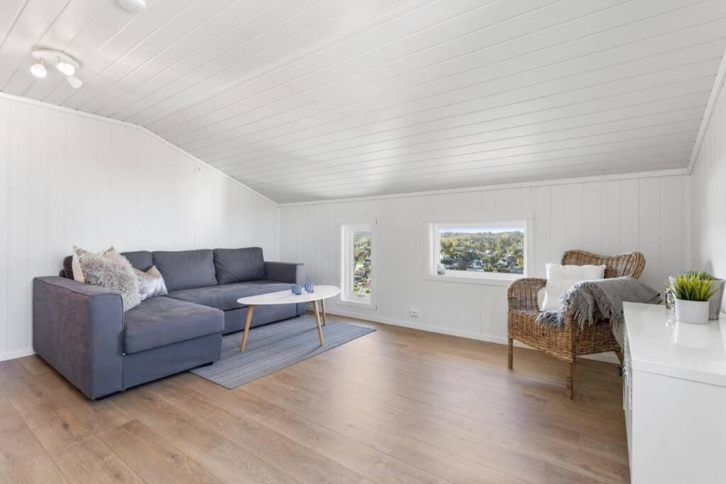 With Amazing Views - Free Parking Apartment Arendal