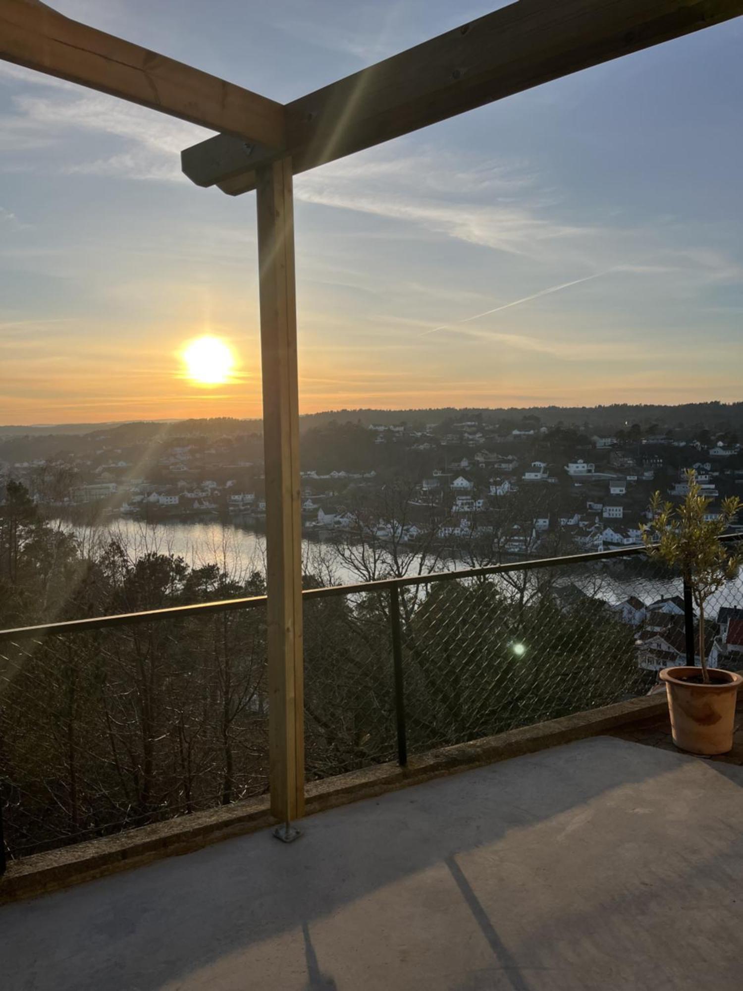 With Amazing Views - Free Parking Apartment