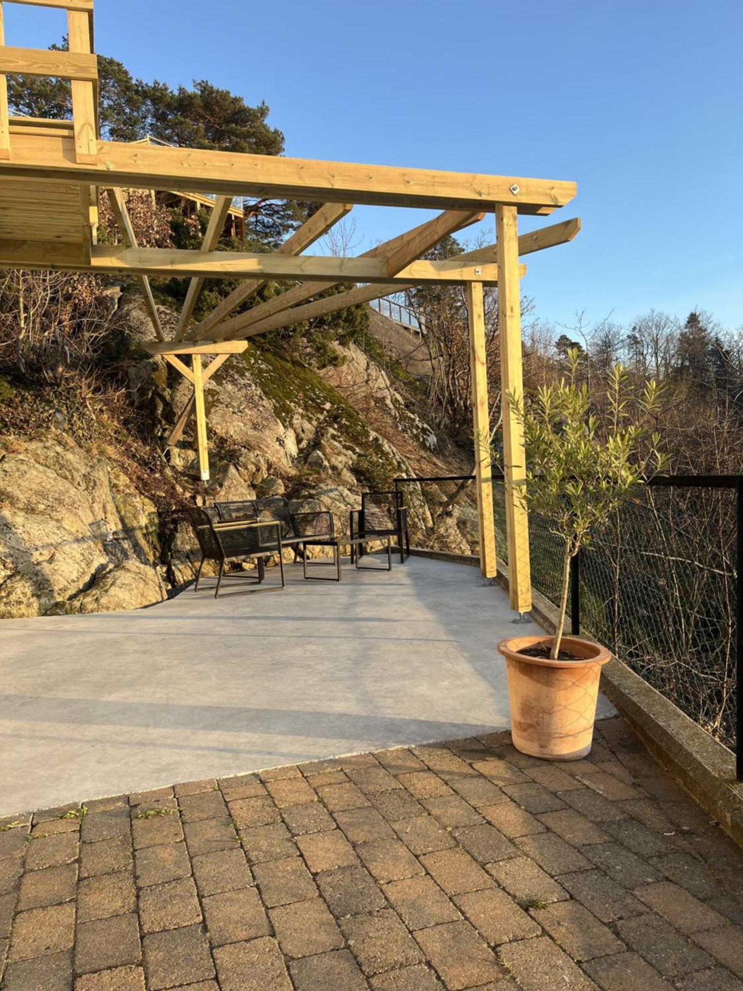 With Amazing Views - Free Parking Apartment *